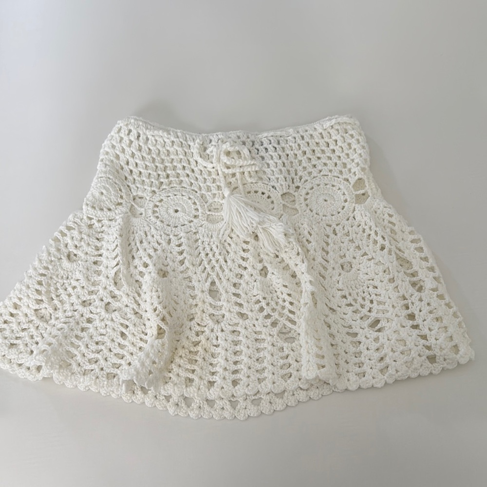 Subdued White Crochet Mini Skirt